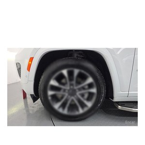 Jeep Cherokee 3.6 Overland 2023, Volante a la Izquierda, Caja de Cambios Automática, con Cámara Trasera, 19,790 km - Product Image 5