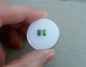 Par de Piedras Preciosas Sueltas de Diópsido de Cromo Verde Esmeralda Facetadas de 5x3mm - Product Image 3