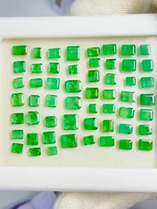 มรกตแซมเบียธรรมชาติทรงเหลี่ยม 55 ชิ้น 30.20 กะรัต รับรองโดย IGI สีเขียวพรีเมียม ความเงางามเยี่ยม คุณภาพดีเยี่ยม สำหรับ - Product Image 1