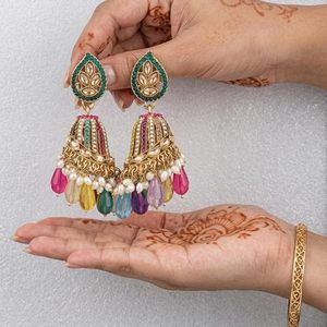 Boucles d'oreilles chandelier plaquées or avec cristaux et strass sertis, pampilles de perles, style bohème pour femme, bijoux de mariage - Product Image 1
