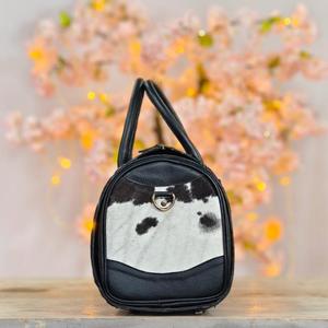 Bolso de Mano de Cuero Vacuno de Lujo con Diseño Floral Repujado y Cierre de Cremallera con Piedra Turquesa, Bolso Duradero para Mujer - Product Image 3