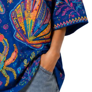 เสื้อยืดโอเวอร์ไซส์สีน้ำเงินกรมท่าสำหรับผู้หญิง พิมพ์ลายมหาสมุทรสีสันสดใส สไตล์ลำลอง ผ้าฝ้าย สตรีทแวร์ ใส่สบายช่วงฤดูร้อน ทรงหลวม รับผลิตตามสั่ง ขายส่ง - Product Image 6