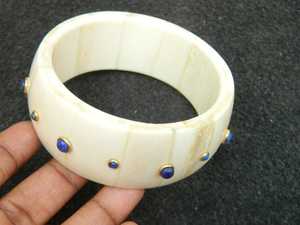 Bracelet en os fait main avec incrustations de turquoise, forme ronde, bijoux artisanaux naturels - Product Image 5