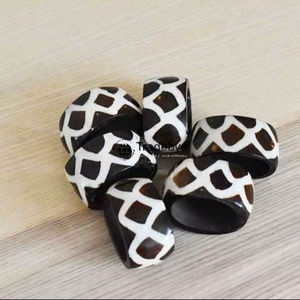 Anneau de serviette moderne de luxe en os écologique, fait main, accent décoratif de table pour cadeaux Tradebyd - Product Image 1