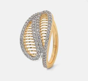 แหวนหมั้น AMBER JEWELS รุ่นคลาสสิค สำหรับทั้งชายและหญิง ทองคำแท้ 18K ชุบโรเดียม ประดับด้วยพลอยธรรมชาติทรงบริลเลียนท์ ตัวเรือนแบบหนามเตยและแบบช่อง - Product Image 3