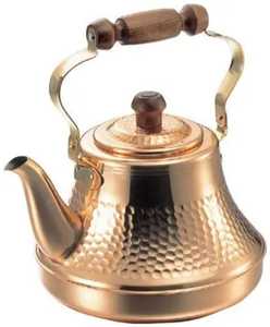 Bouilloire à thé en cuivre côtelé avec poignée en bois foncé, pot de service durable pour la préparation du café et du thé à la maison et en cuisine - Product Image 1