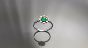 แหวนหยกเขียวธรรมชาติ เงินแท้ ดีไซน์ดอกไม้กลมเล็กๆ แหวนลายดอกไม้ธรรมชาติ เครื่องประดับสำหรับใช้ในชีวิตประจำวัน ของขวัญสำหรับผู้หญิง - Product Image 2