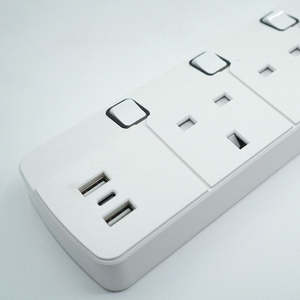 Regleta de Enchufes con Cable de Extensión de 2m, Personalizable al por Mayor, para Hogar y Oficina, con 1 Puerto USB-C y 2 Puertos USB-A, 10A - Product Image 3