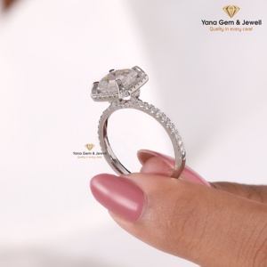 Anillo de Compromiso de Lujo con Corte Asscher, Hermoso Anillo de Novia con Diamante Cultivado en Laboratorio CVD de 2.00 Quilates, Oro Sólido de 14K, Certificado IGI, Color D, Claridad VVS2 - Product Image 3