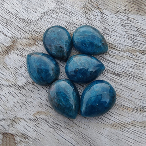 Apatita Azul Neón Natural, Cabujón con Corte de Pera, Grado AAA, Calibrado, Piedra Preciosa con Reverso Plano para Joyería - Product Image 2