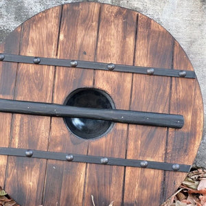 Escudo de madera redondo para eventos de disfraces, espectáculos históricos, uso en escenarios, exhibición en pared y decoración - Product Image 2