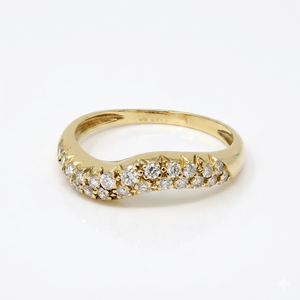 Bague en or jaune 14K/18K avec diamant de laboratoire, style vague, alliance incurvée, bijoux empilables pour mariage - Product Image 1