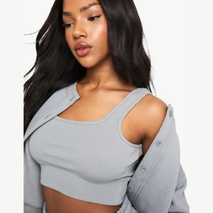 Ensemble de survêtement empilé en coton 100 % coupe classique de haute qualité pour femme, personnalisable, par le fabricant – Pantalon de jogging et sweat à capuche vierges - Product Image 2