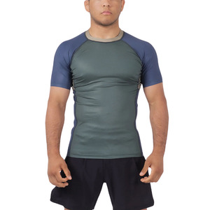 เสื้อยืดคอมเพรสชั่นแขนสั้นผู้ชายแบบกำหนดเอง OEM แบรนด์ส่วนตัว เสื้อยืดออกกำลังกาย แห้งเร็ว ชุดกีฬาฟิตเนส ผู้ผลิต - Product Image 1