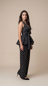 Elegante Conjunto Coordinado de Verano para Mujer con Estampado de Puntos Negros, Top y Pantalón de Crepé Ligero y Fluido, Proveedor - Product Image 5