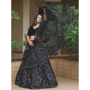Impresionante ropa de fiesta de organza bordada negra Lehenga Choli - Product Image 3