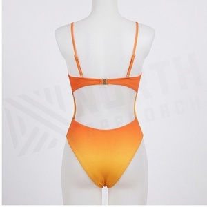 Ensemble de yoga 2 pièces imprimé papillon bleu avec finition dorée, body à col en V profond et jupe portefeuille longueur genou - Product Image 2