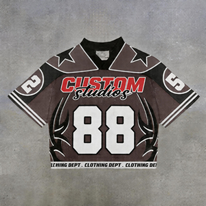 เสื้อยืดเจอร์ซีย์ฟุตบอลอเมริกันสไตล์วินเทจสตรีทแวร์ทรงปกติ พิมพ์ลายแบบซับลิเมชั่น ผ้าตาข่าย ยูนิเซ็กส์ 100% - Product Image 1
