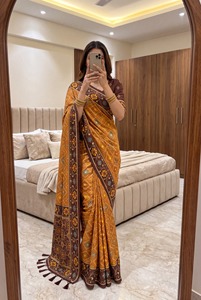 Sari indien ethnique jaune en soie douce non cousu, style Banarasi, imprimé Patola, pour mariage traditionnel indien et festivals - Product Image 4