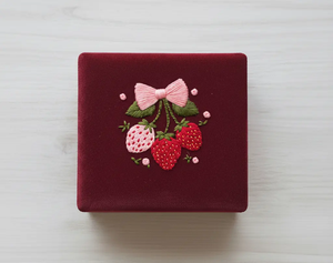 Embroidered Floral Jewelry <b>Box</b> Rectangle <b>Vintage</b> Style Lids for Jewellery Storage - Product Image 3