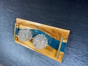 Bandeja de servir de madera natural y resina con asa de metal para desayuno, café, cocina, comedor y sala de estar, bandeja decorativa - Product Image 4