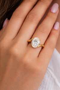 Anillo de Compromiso Clásico con Diamante Cultivado en Laboratorio CVD, Color DEF, Claridad VS-VVS, Certificado IGI, Oro Puro de 14K, 1.25 CT, Corte Oval, Solitario - Product Image 5