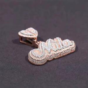 Nouvel Arrivage Collier de Mariage Vintage Hip Hop en Argent Sterling avec Pendentif Prénom entièrement serti de Moissanite Diamant Flamme, d'un Fournisseur Indien - Product Image 3