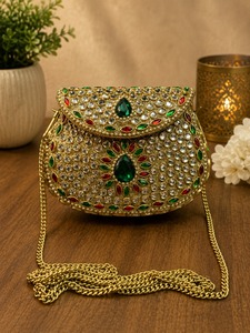 กระเป๋าคลัทช์ Kundan แบบมีฝาปิด ประดับลูกปัด ลายนูน ตกแต่งด้วยหิน พร้อมสายโซ่ทอง เหมาะสำหรับงานแต่งงานและกิจกรรมกลางแจ้ง - Product Image 1