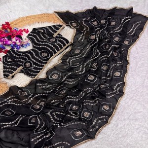 VASTRA COTTAGE Sari de Seda Satinada Suave Premium con Bordado de Encaje Rico Hecho a Mano y Blusa Completamente Trabillada - Product Image 3