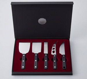 Juego de 4 Cuchillos para Queso con Hojas de Acero Inoxidable y Mangos Negros, Aptos para Lavavajillas, Herramientas para Tabla de Quesos - Product Image 6