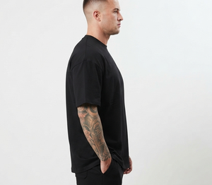 Camiseta de Algodón Negra Lisa para Hombre, Corte Regular, Manga Corta, Cuello Redondo, Estilo Casual, Tejido Jersey, Color Sólido, Prenda Urbana con Logotipo Personalizado - Product Image 2