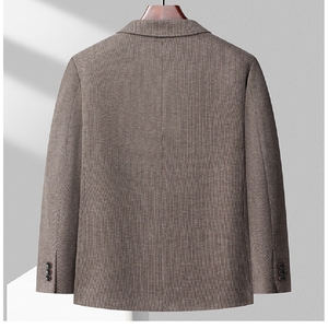 เสื้อเบลเซอร์ผู้ชายแบบ OEM ออกแบบเองได้ ชุดทำงานทันสมัย ทรงพอดีตัว เหมาะสำหรับการสั่งซื้อจำนวนมากและการปรับแต่งแบรนด์ - Product Image 3