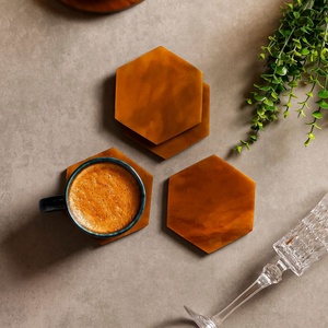 Posavasos Decorativo de Resina de Proveedor Indio para Bebidas Frías y Calientes con Artesanía Premium para Uso en el Hogar y la Oficina en Venta - Product Image 1