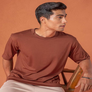 Camiseta de Manga Corta Roja para Hombre, Corte Regular, Cuello Redondo, 100% Algodón Jersey, Estilo Casual, Color Liso, Tejido de Punto, Personalizable - Product Image 4