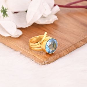 Anillo de Latón con Topacio Azul Suizo para Mujer, Chapado en Oro, Joyería de Moda - Product Image 4