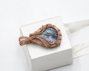 Pendentif en labradorite plaqué platine, collier en cristal de labradorite naturelle, pierre précieuse faite à la main, luxe, or, taille unique - Product Image 4