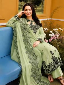 Ensemble de salwar kameez en soie brodée vert élégant pour femmes, vêtements ethniques traditionnels, kurta, dupatta et pantalon - Product Image 2