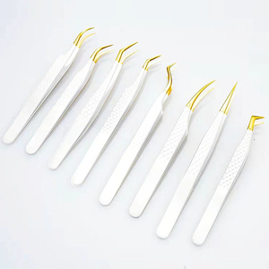 Pince à cils en gros sous marque privée, haute précision, durable, 10 mm de long, en acier inoxydable, pointe lisse, logo personnalisé, pour extensions de cils - Product Image 1