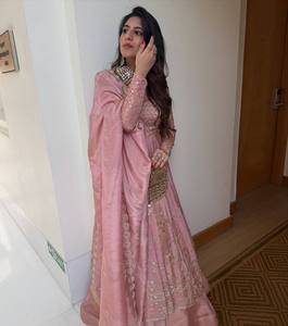 Robe Anarkali en soie brodée rose pour femme, style traditionnel indien et pakistanais, longueur ras du sol, coupe classique, toutes saisons - Product Image 6