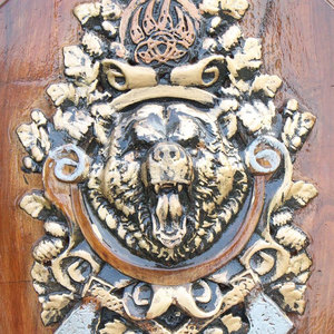 Bouclier rond en bois de style viking, artisanat fait main d'inspiration nordique pour l'affichage historique, les costumes et la décoration intérieure - Product Image 5