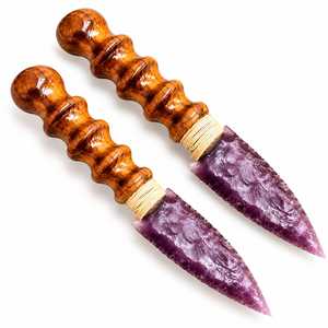 Ornement décoratif en forme de poignard en verre violet avec manche en bois fait main, objet de collection gothique fantastique, 8/10 pouces - Product Image 1