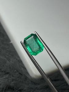 พลอยมรกตสีเขียวธรรมชาติทรงแปดเหลี่ยมจาก ZM สำหรับทำเครื่องประดับ - Product Image 2