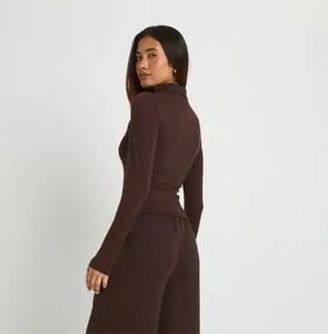 Conjunto Deportivo de Sudadera y Pantalones de Forro Polar para Mujer, Invierno, Logotipo Personalizado, Fabricante de Ropa al por Mayor OEM/ODM, Marca Privada - Product Image 4