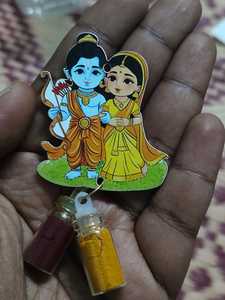 Soporte de Lujo Hecho a Mano para Kumkum de Lord Rama y Sita con Mini Botellas Decorativas de Haldi Kumkum, Regalo de Pooja, Recuerdo de Festival - Product Image 2