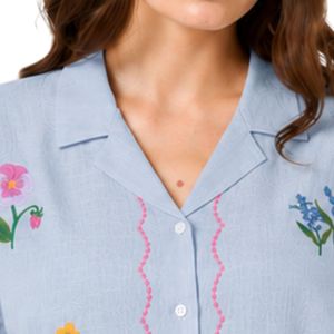 Camisa de Manga Corta para Mujer, Bordada con Flores Azul Claro, Blusa Informal de Verano de Algodón con Cuello y Botones, Tops de Moda Personalizados OEM - Product Image 5