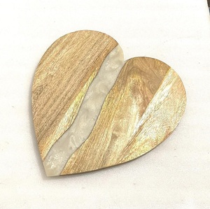 เขียงไม้เรซิ่นสไตล์อเมริกันรักษ์โลก รูปหัวใจ สำหรับชีส ใช้ในครัวเรือน ร้านอาหาร - Product Image 2