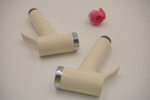 Rociador de bidé Shattaf de un solo orificio, blanco, cuerpo de ABS, tapa cromada, diseño moderno, fácil montaje en pared, ecológico, logotipo personalizado - Product Image 3