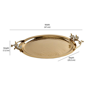 Bandeja decorativa ovalada de metal con acabado dorado y asas con motivos florales, ideal para servir en eventos festivos y fiestas. - Product Image 3