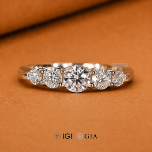 Anillo de Diamantes Redondos de Cinco Piedras, Anillo de Diamantes Cultivados en Laboratorio, Anillo de Compromiso con Engaste Trellis, Anillo de Promesa para Ella, Regalo de Aniversario - Product Image 5