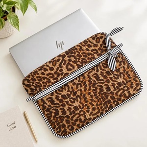 Bolso para Portátil Acolchado de Algodón Hecho a Mano, Ligero y Voluminoso, con Cierre de Cremallera y Correa, para Mujeres y Uso Diario Unisex - Product Image 5